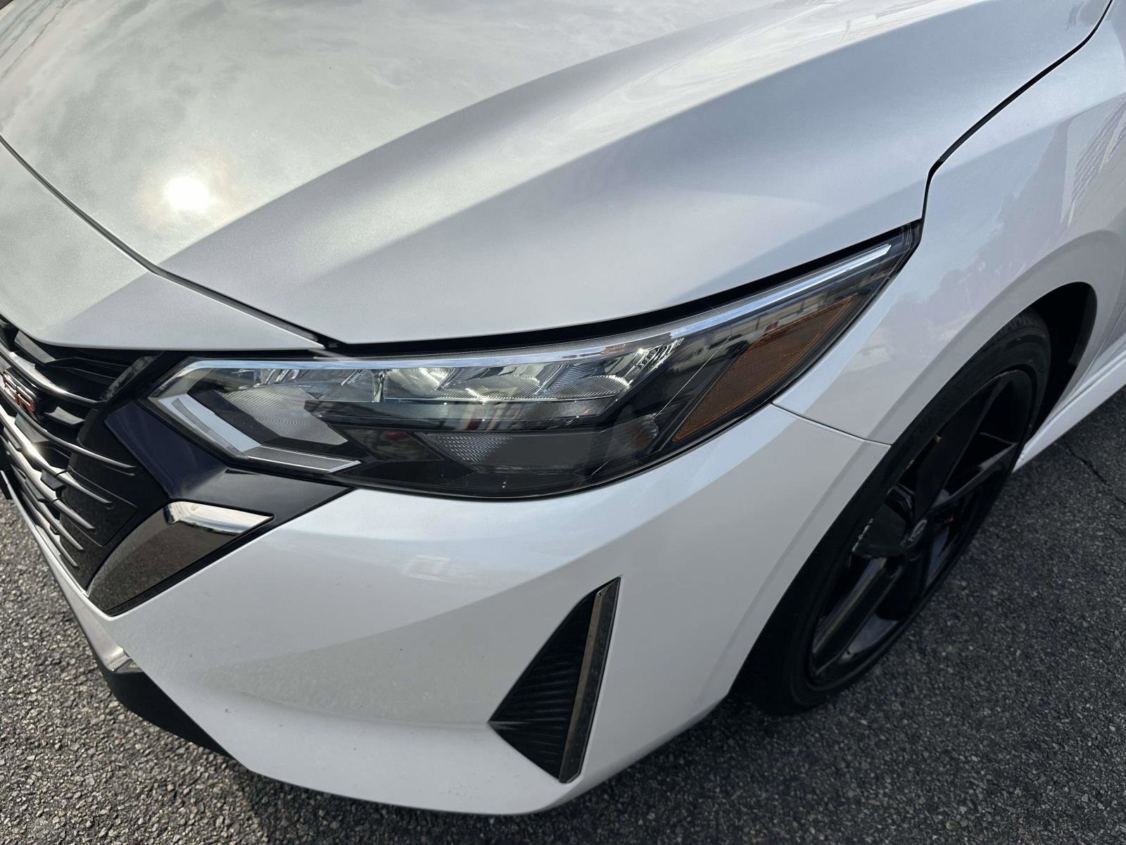 Used 2024 Nissan Sentra SR w/ SR Premium Package image 8