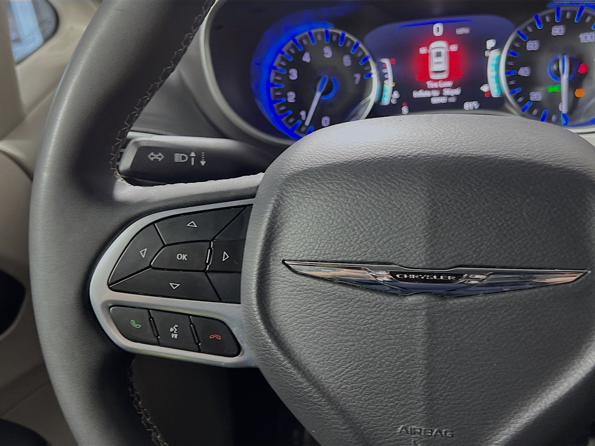 Used 2024 Chrysler Pacifica Touring-L image 19