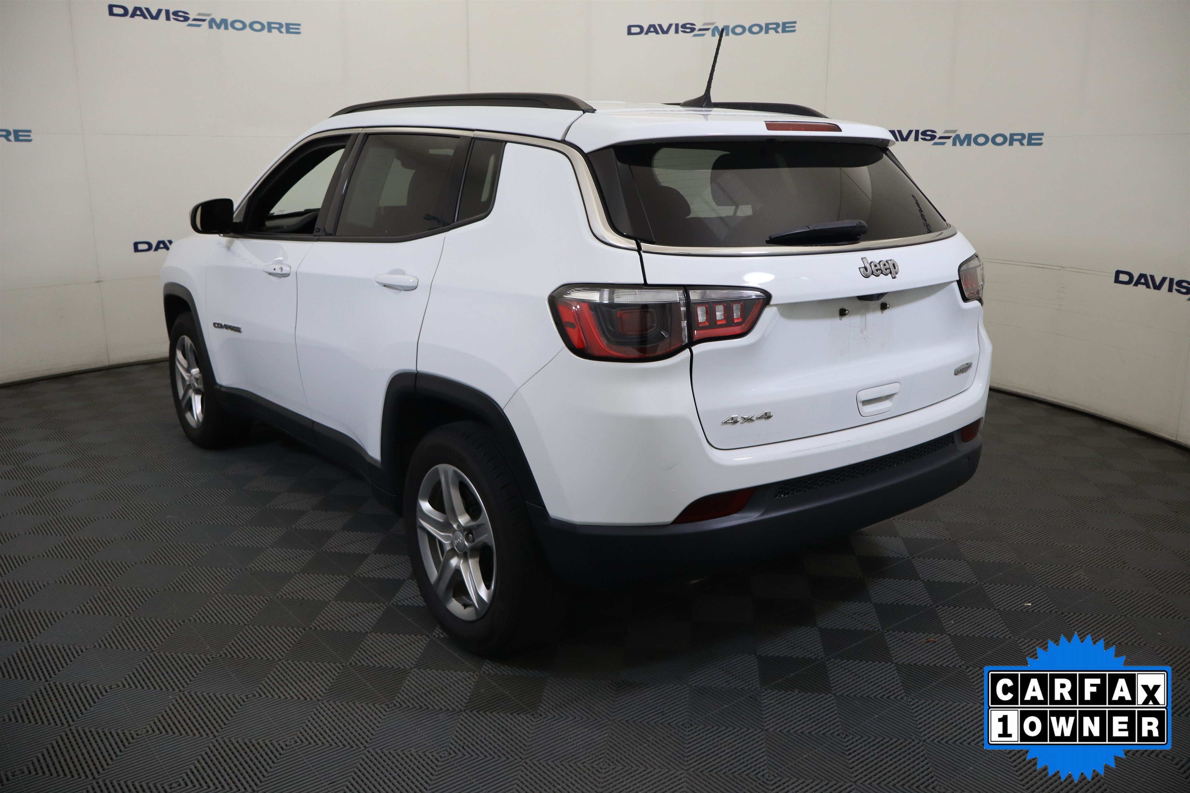 Used 2024 Jeep Compass Latitude AWD/4WD image 9