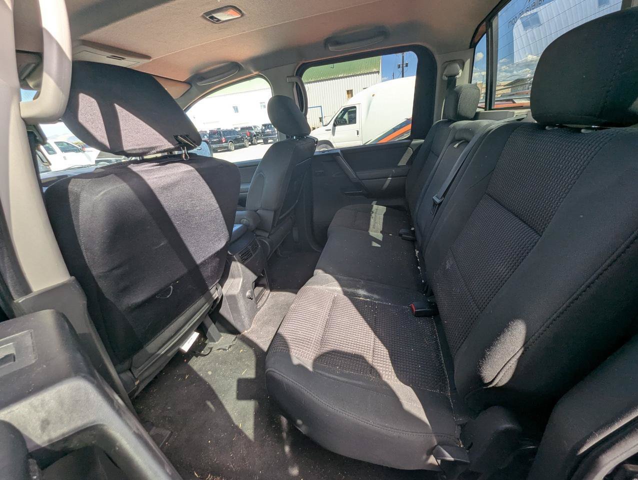 Used 2011 Nissan Titan SV w/ SV Value Truck Pkg AWD/4WD image 10