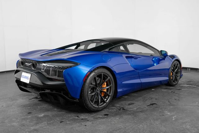 Used 2024 McLaren Artura image 11