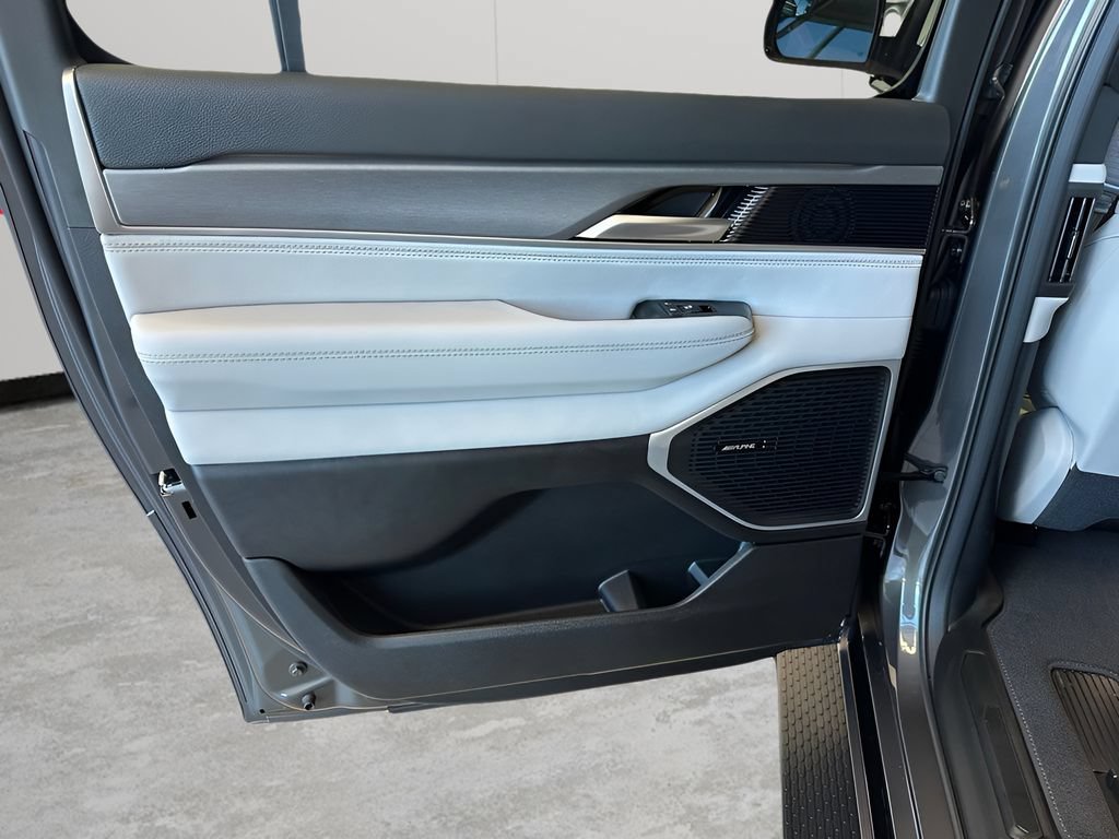 New 2026 Jeep Grand Wagoneer L 4WD image 15