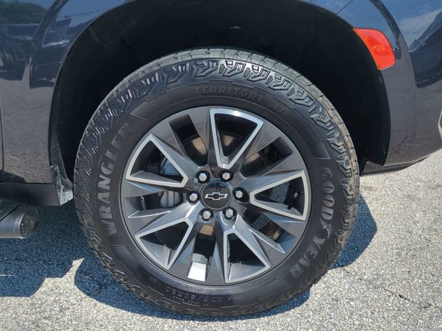 Used 2023 Chevrolet Suburban Z71 w/ Z71 Off-Road Package AWD/4WD image 11