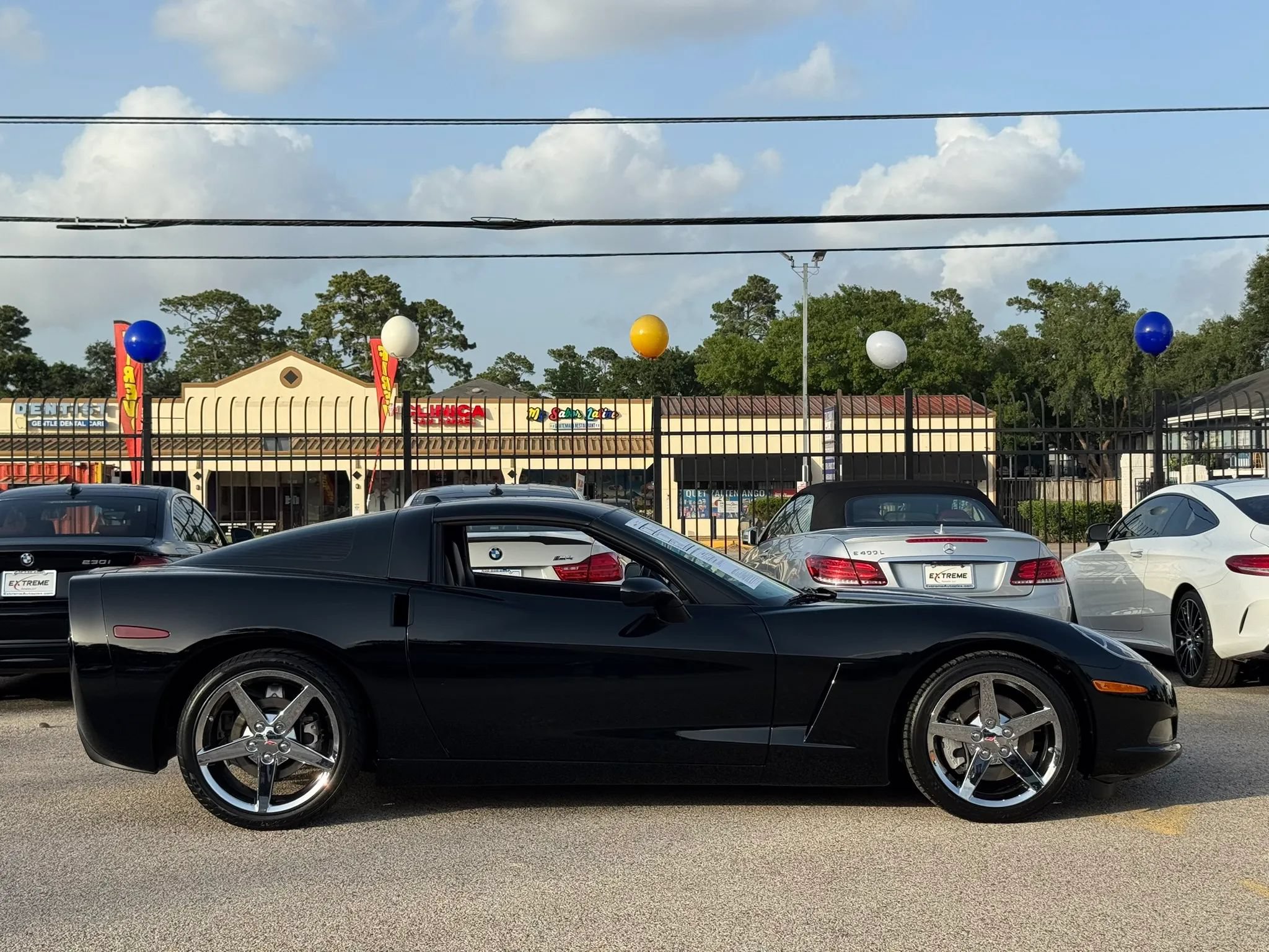 Used 2005 Chevrolet Corvette Coupe w/ Preferred Equipment Group RWD image 11