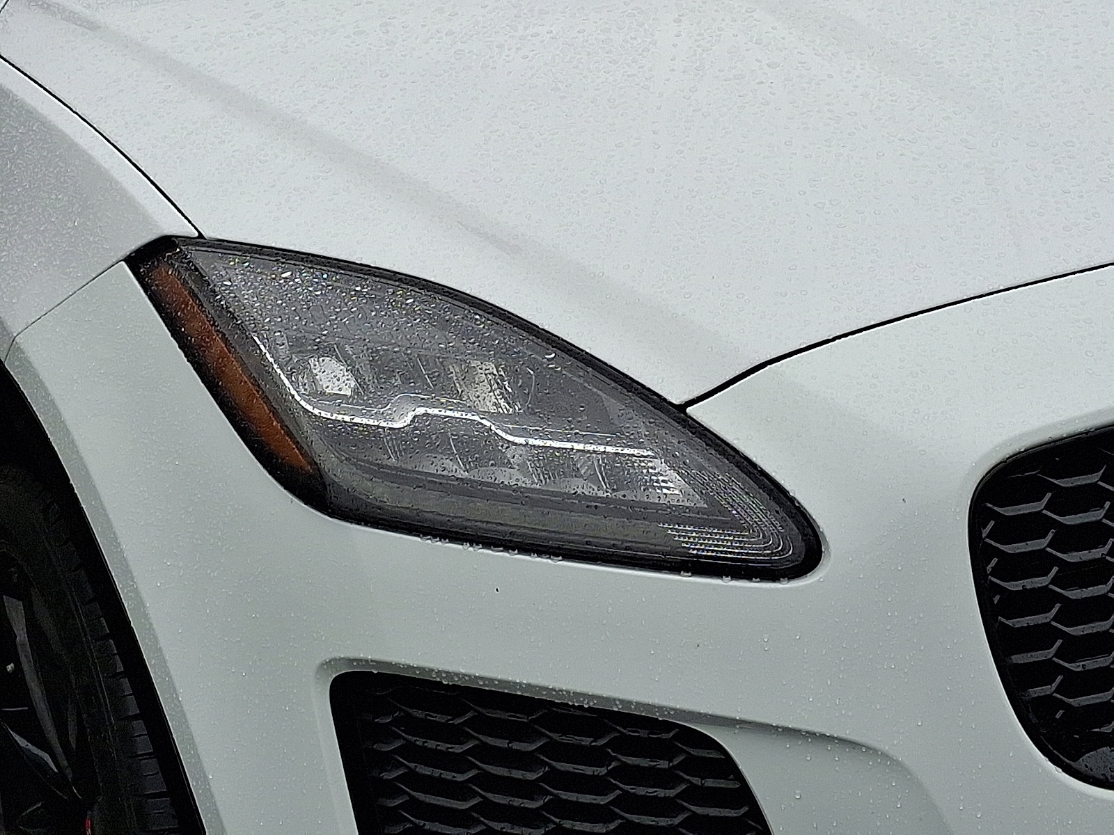 Used 2020 Jaguar E-PACE SE image 9