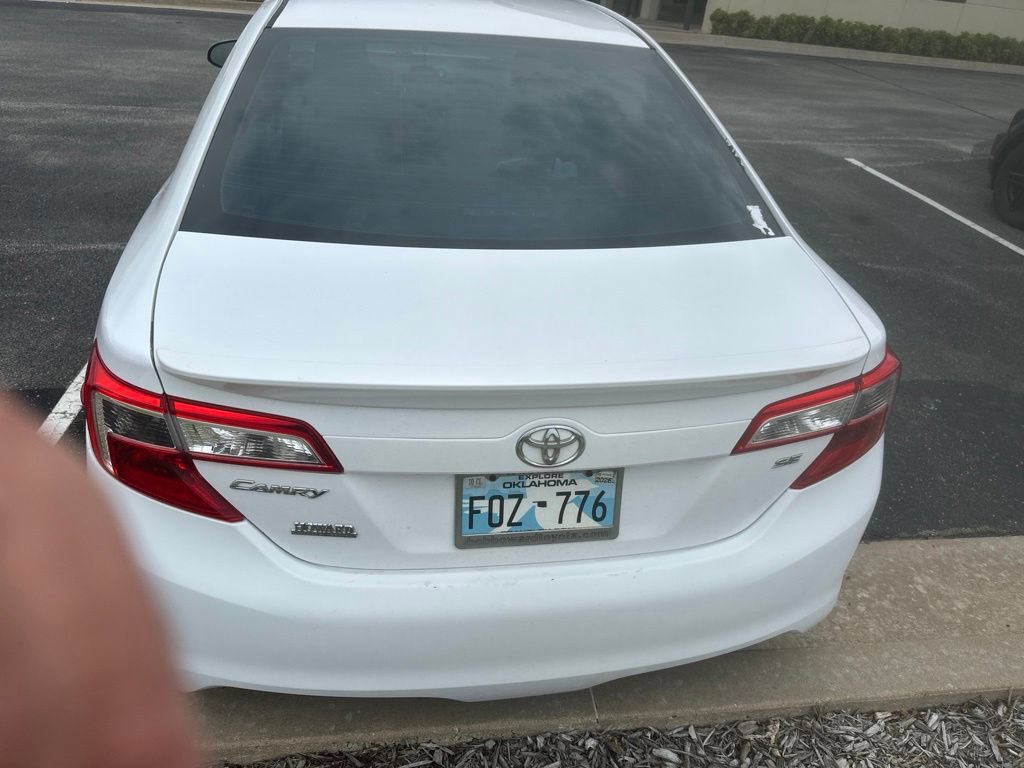 Used 2014 Toyota Camry SE FWD image 4