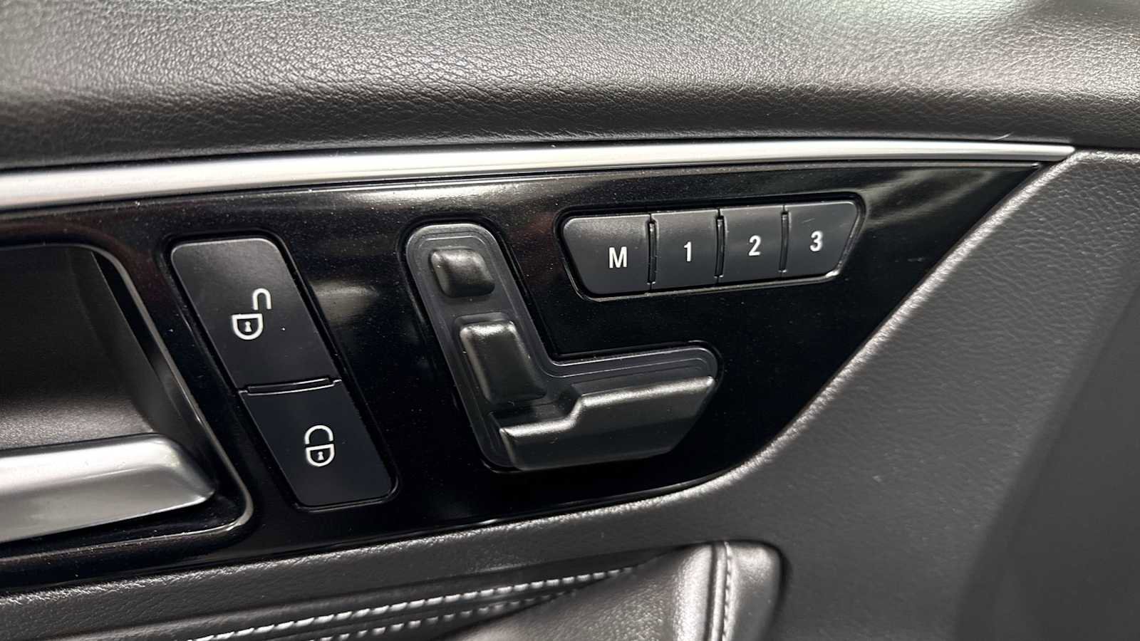 Used 2018 INFINITI QX30 AWD image 14