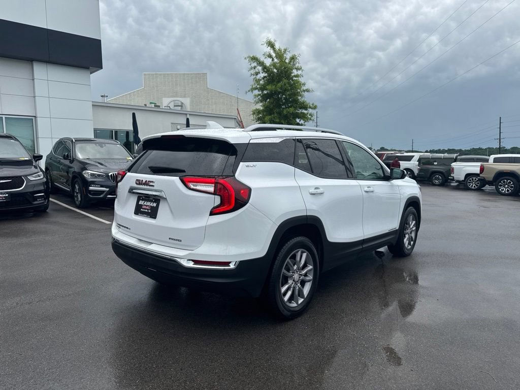 Used 2024 GMC Terrain SLT AWD/4WD image 7