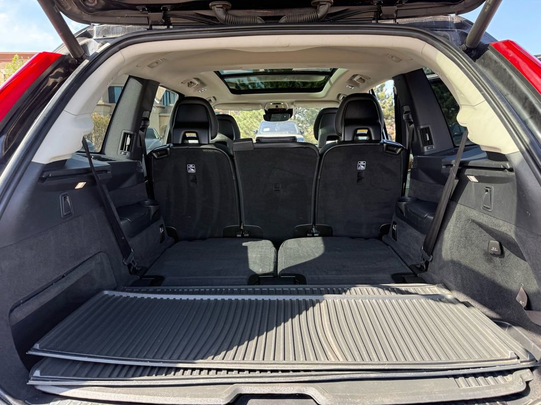 Used 2016 Volvo XC90 T6 Momentum w/ Momentum Plus Package AWD/4WD image 23