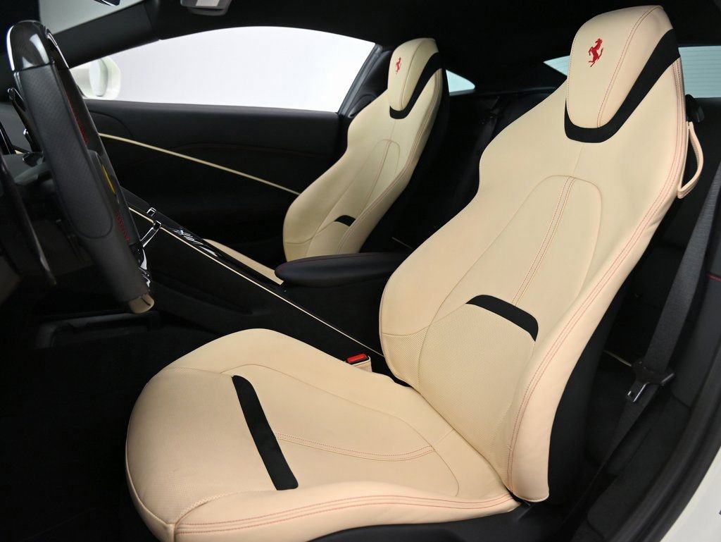 Used 2024 Ferrari Roma RWD image 9