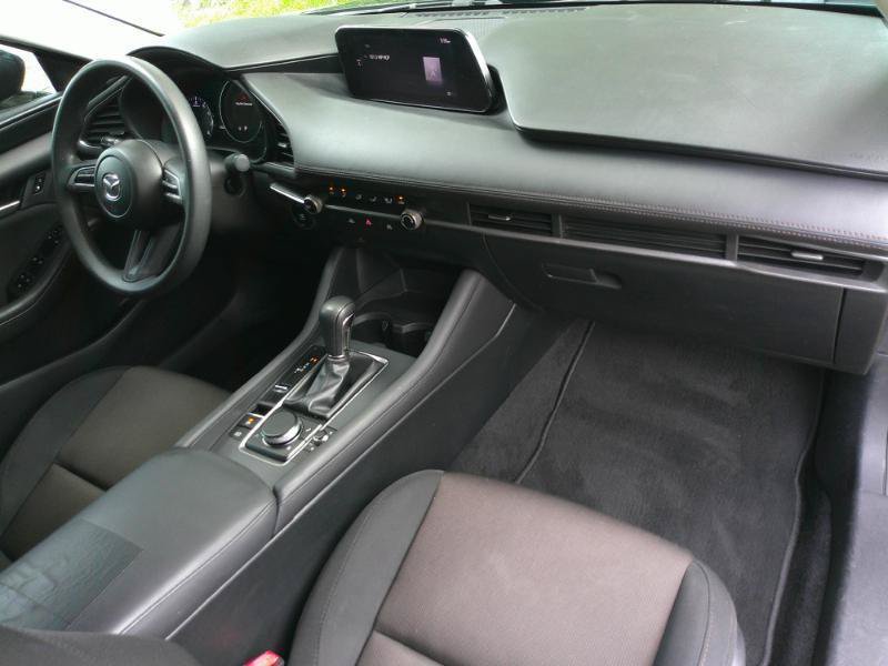 Used 2020 MAZDA MAZDA3 Sedan FWD image 19