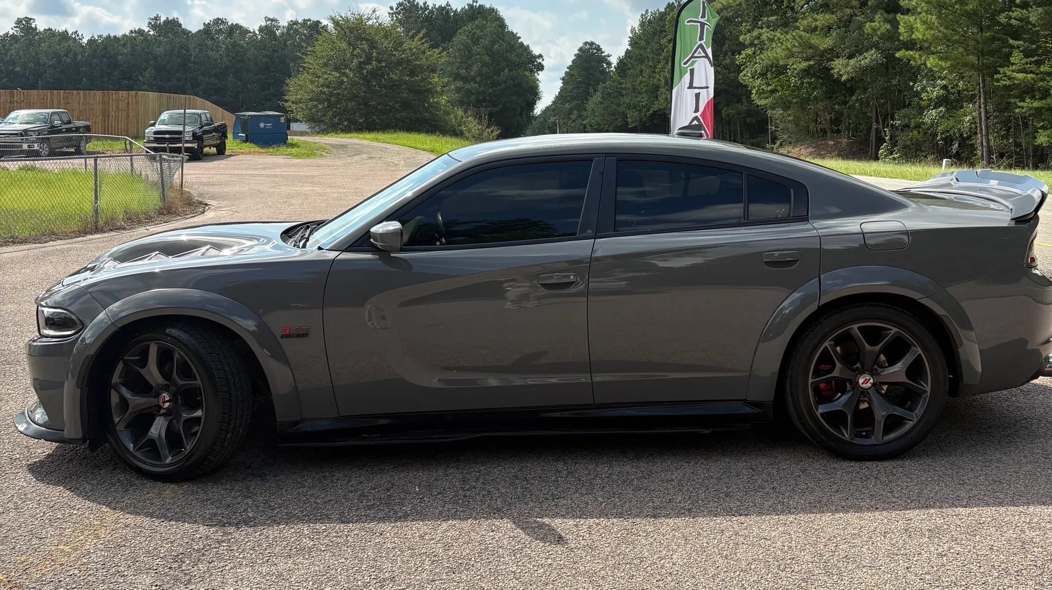Used 2018 Dodge Charger R/T RWD image 4