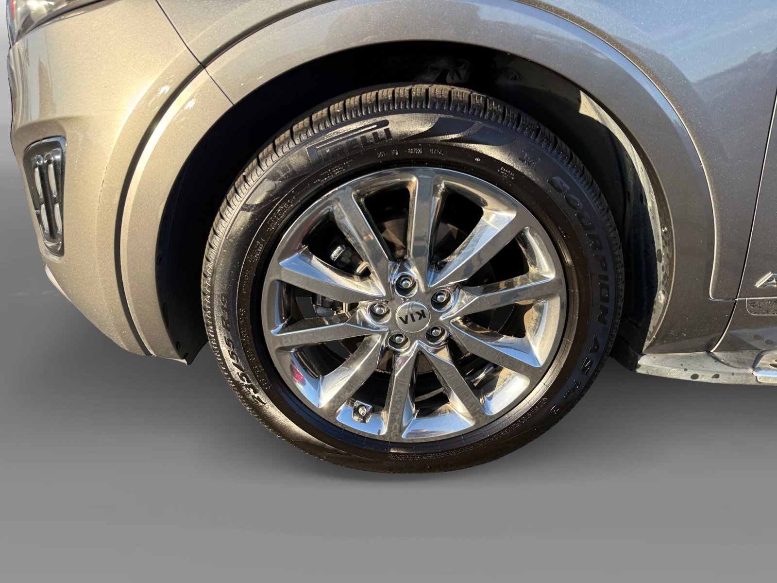 Used 2016 Kia Sorento SX image 9