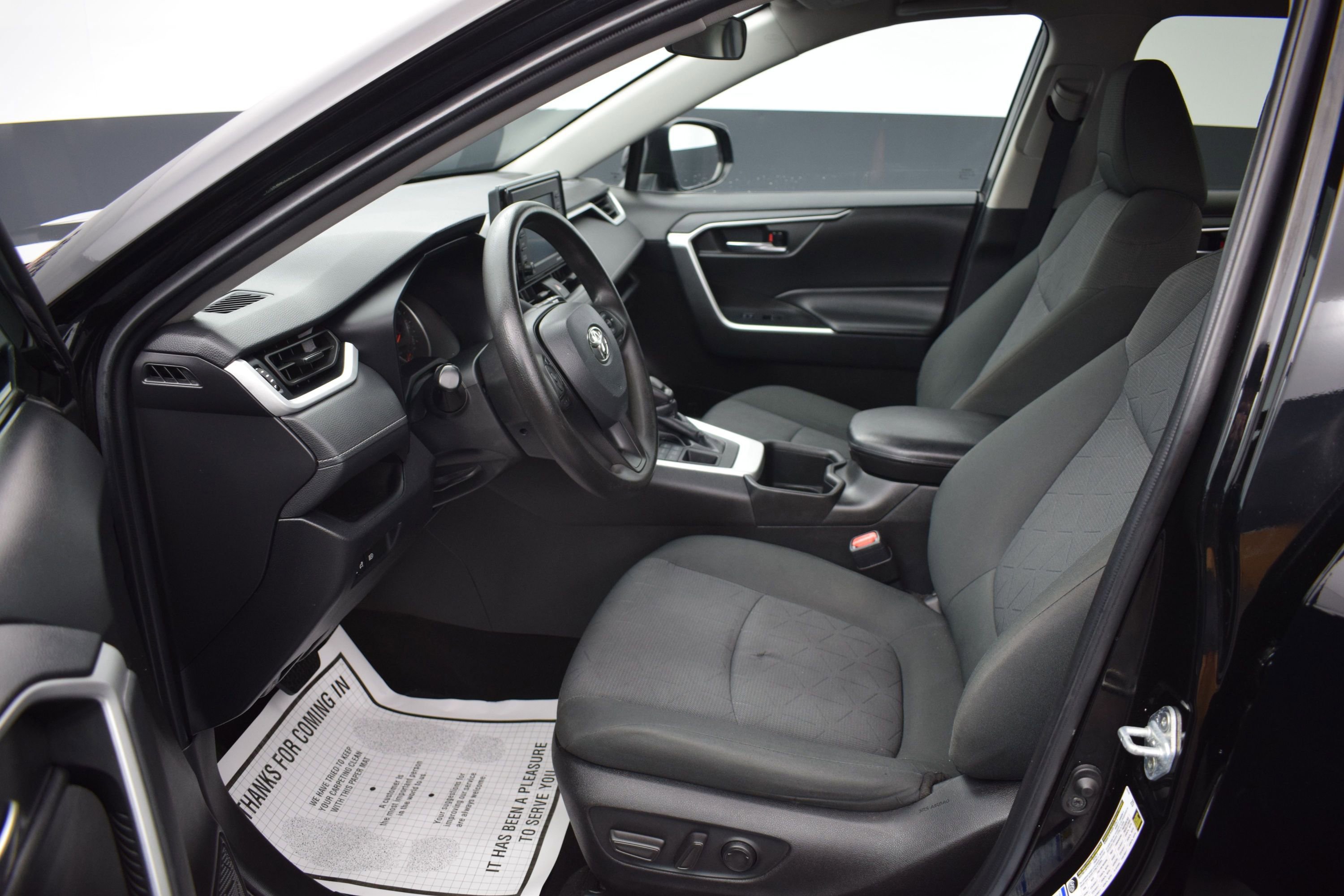 Used 2022 Toyota RAV4 XLE AWD/4WD image 13