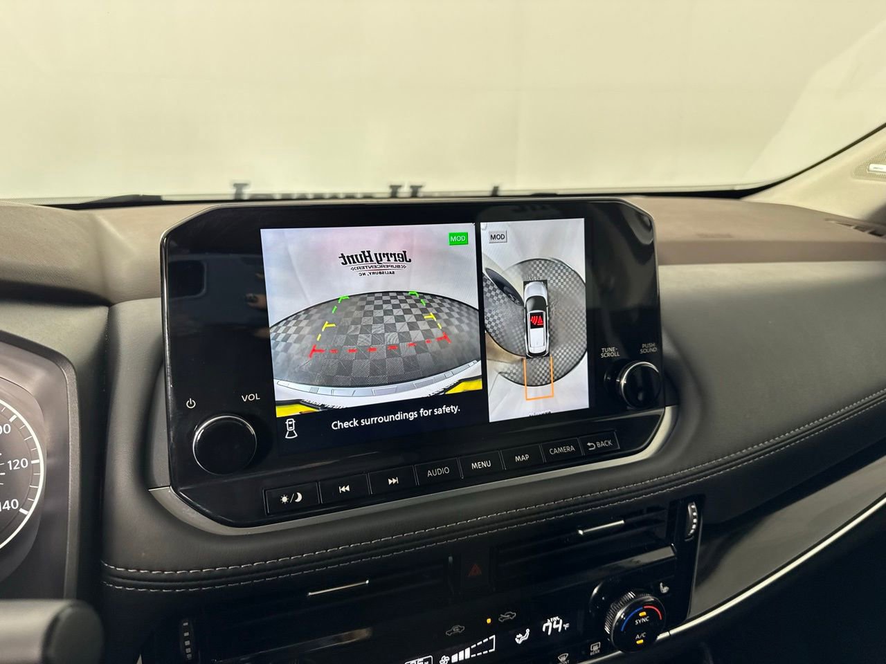 Used 2023 Nissan Rogue SL w/ SL Premium Package image 18