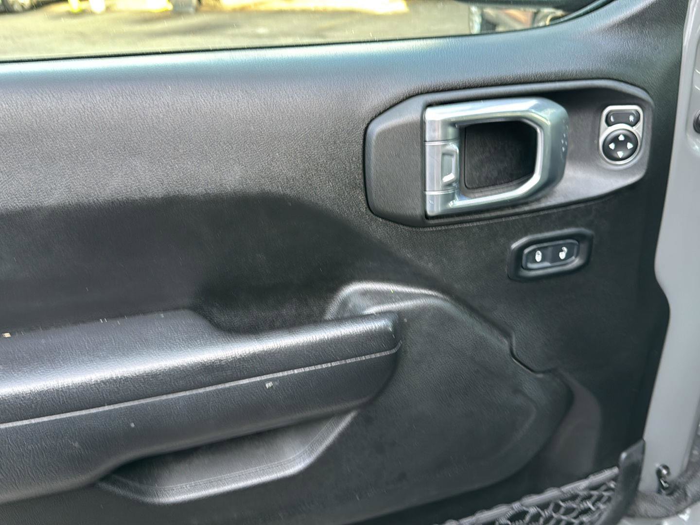 Used 2022 Jeep Gladiator Sport image 13