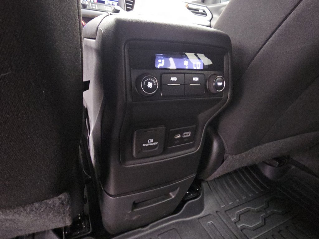 Used 2022 GMC Acadia SLE w/ Driver Convenience Package FWD image 31