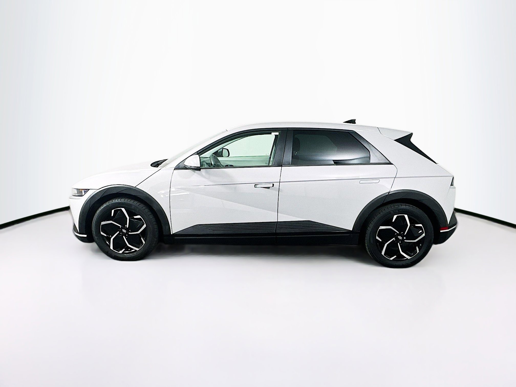 Used 2024 Hyundai Ioniq 5 SEL RWD image 4