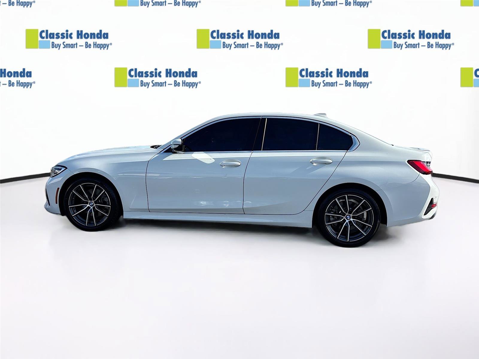 Used 2020 BMW 330i Sedan w/ Convenience Package image 4