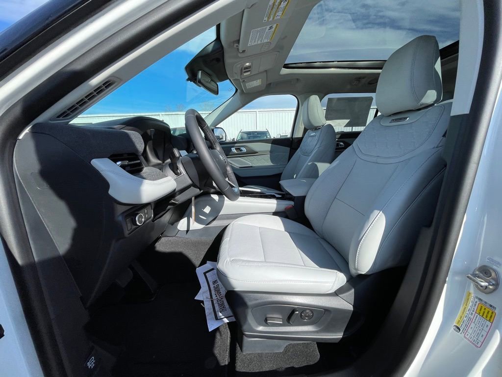 New 2026 Ford Explorer Platinum w/ LUX Leather Package image 18