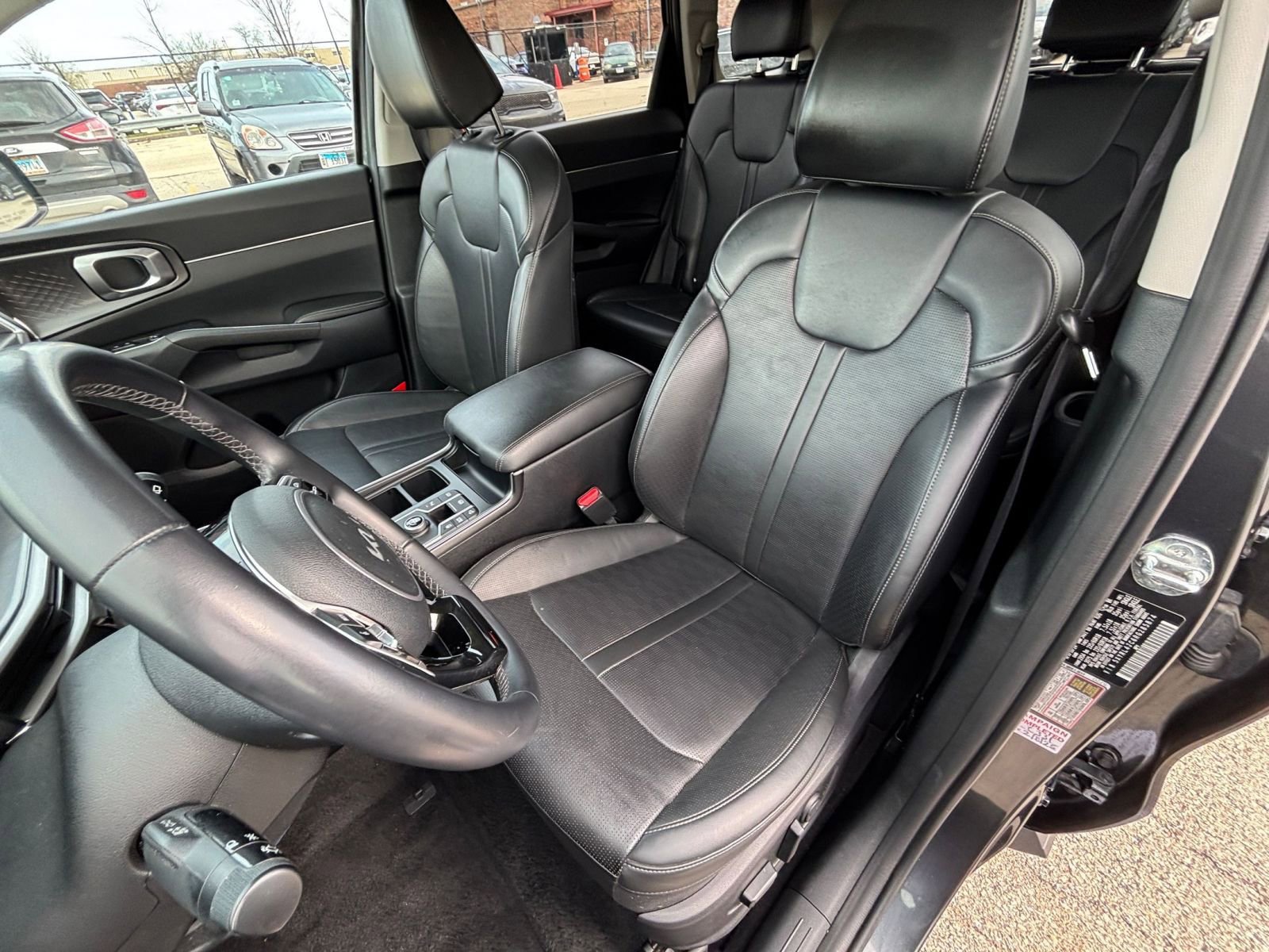 Used 2024 Kia Sorento S image 39