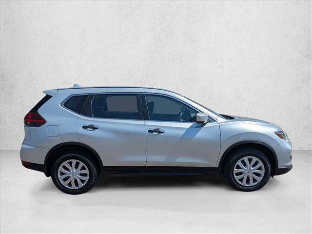 Used 2018 Nissan Rogue S AWD/4WD image 4