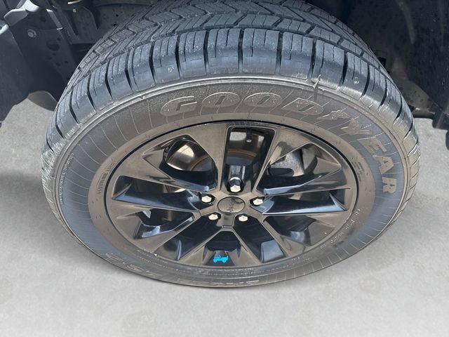 Used 2023 Jeep Wrangler Unlimited Sahara AWD/4WD image 10