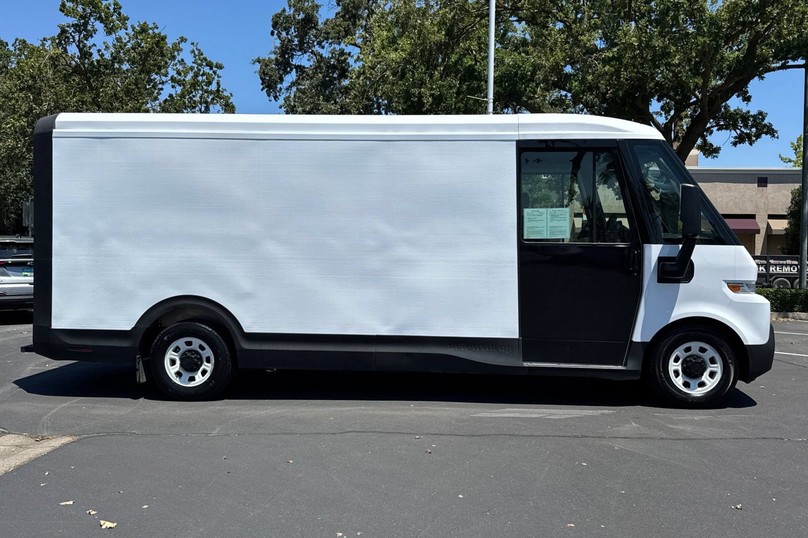 Used 2023 Chevrolet Brightdrop 600 w/ Active Safety Package 2 AWD/4WD image 2