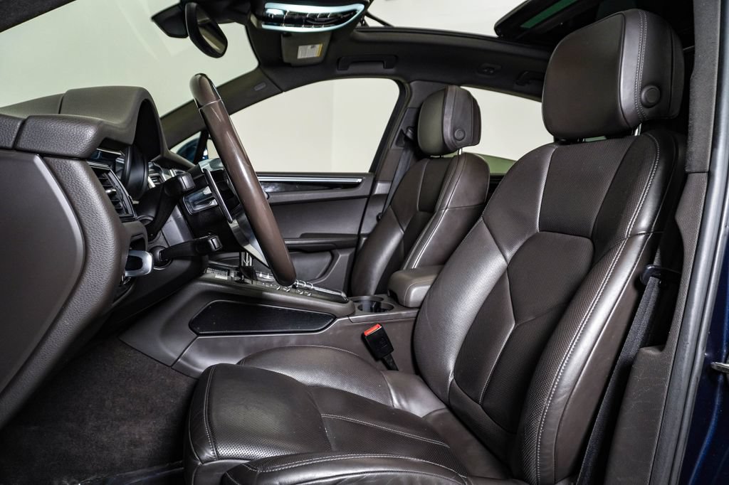 Used 2017 Porsche Macan AWD/4WD image 5