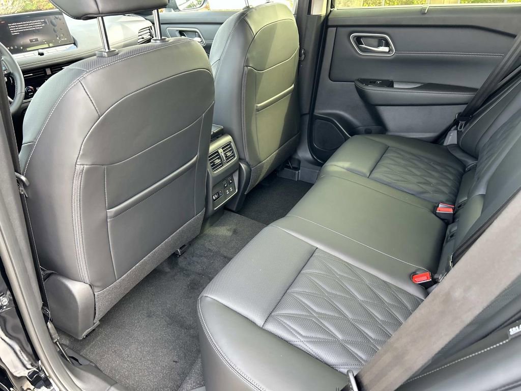 New 2026 Nissan Rogue Platinum w/ Platinum Premium Package AWD/4WD image 19