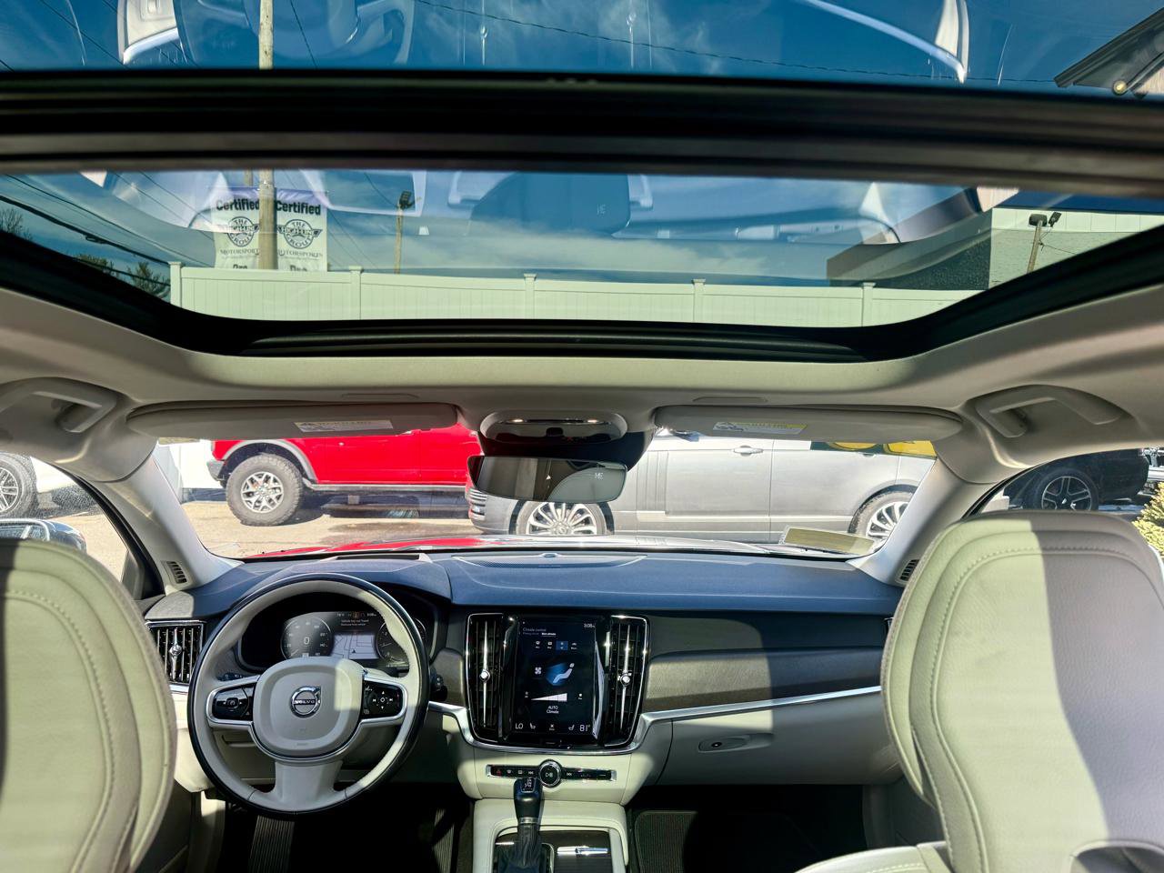 Used 2020 Volvo V90 T6 Cross Country AWD/4WD image 28