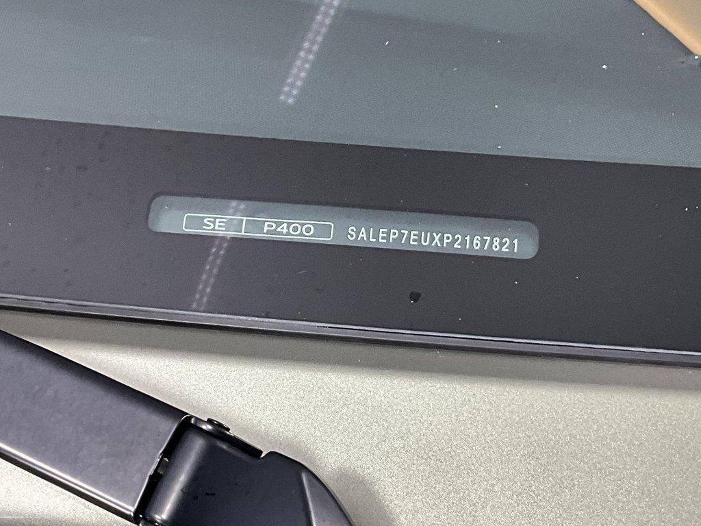 Used 2023 Land Rover Defender 110 SE image 31