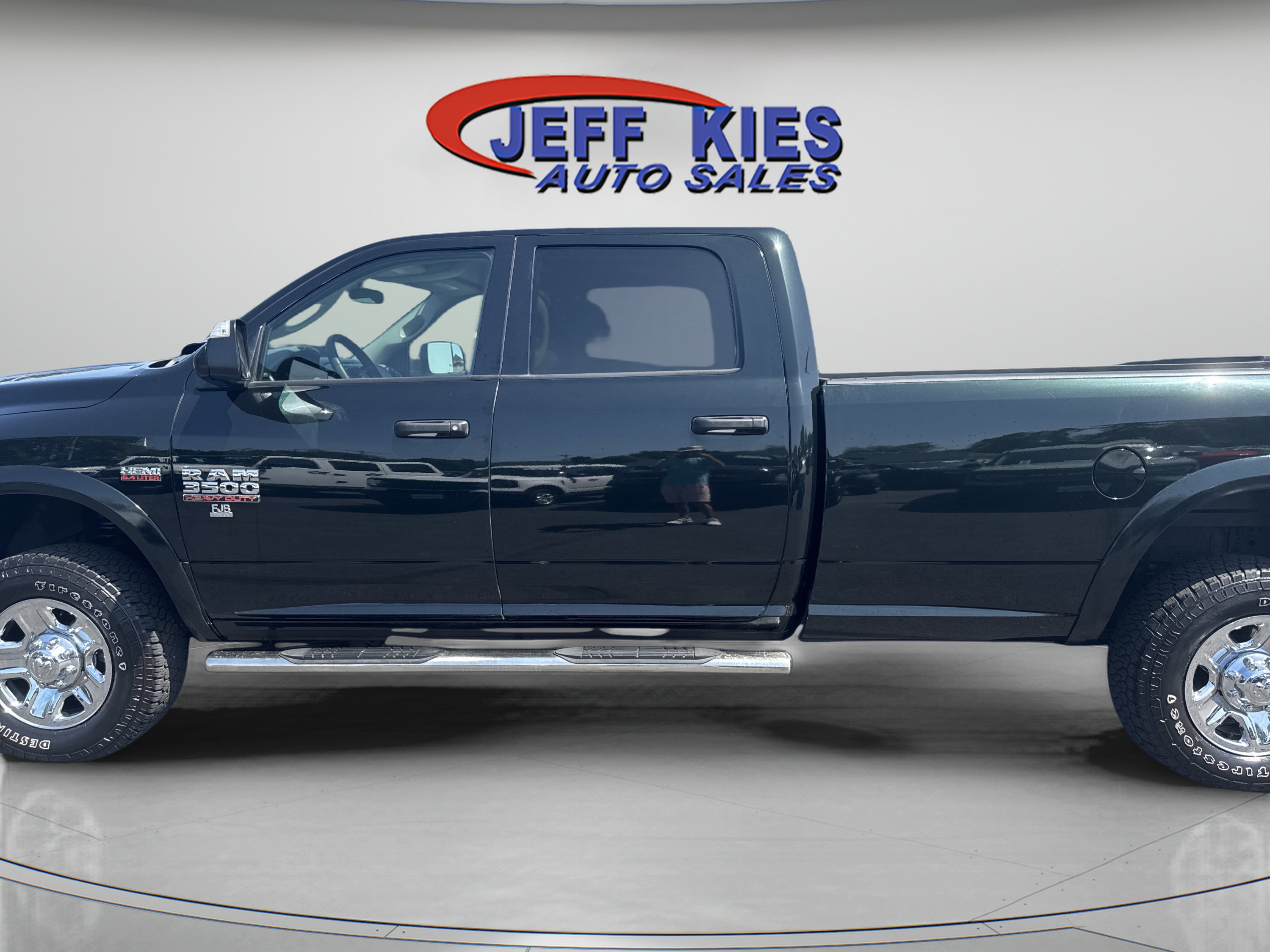 Used 2017 RAM 3500 Tradesman w/ Chrome Appearance Group AWD/4WD image 8