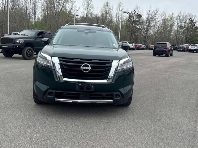 Used 2023 Nissan Pathfinder Platinum image 9