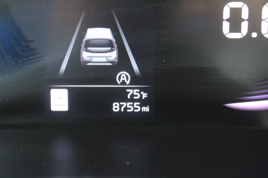 Certified 2025 Kia Soul LX w/ LX Technology Package FWD image 28