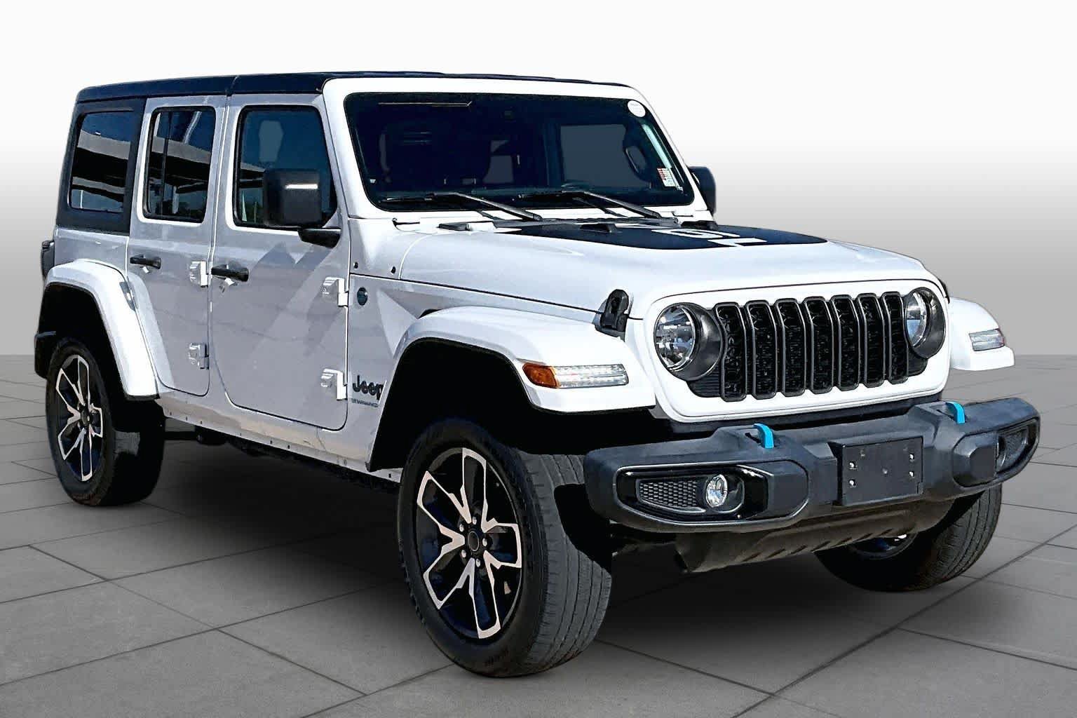 Used 2024 Jeep Wrangler Unlimited w/ Convenience Group AWD/4WD image 4