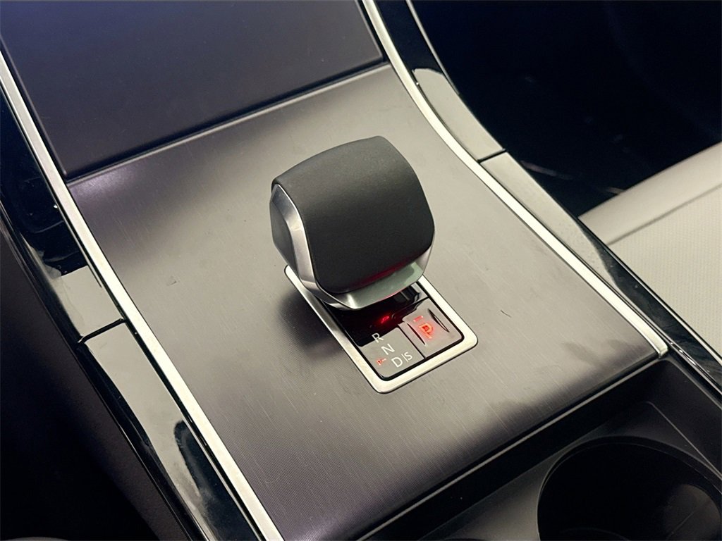 New 2026 Land Rover Range Rover Velar Dynamic SE image 16