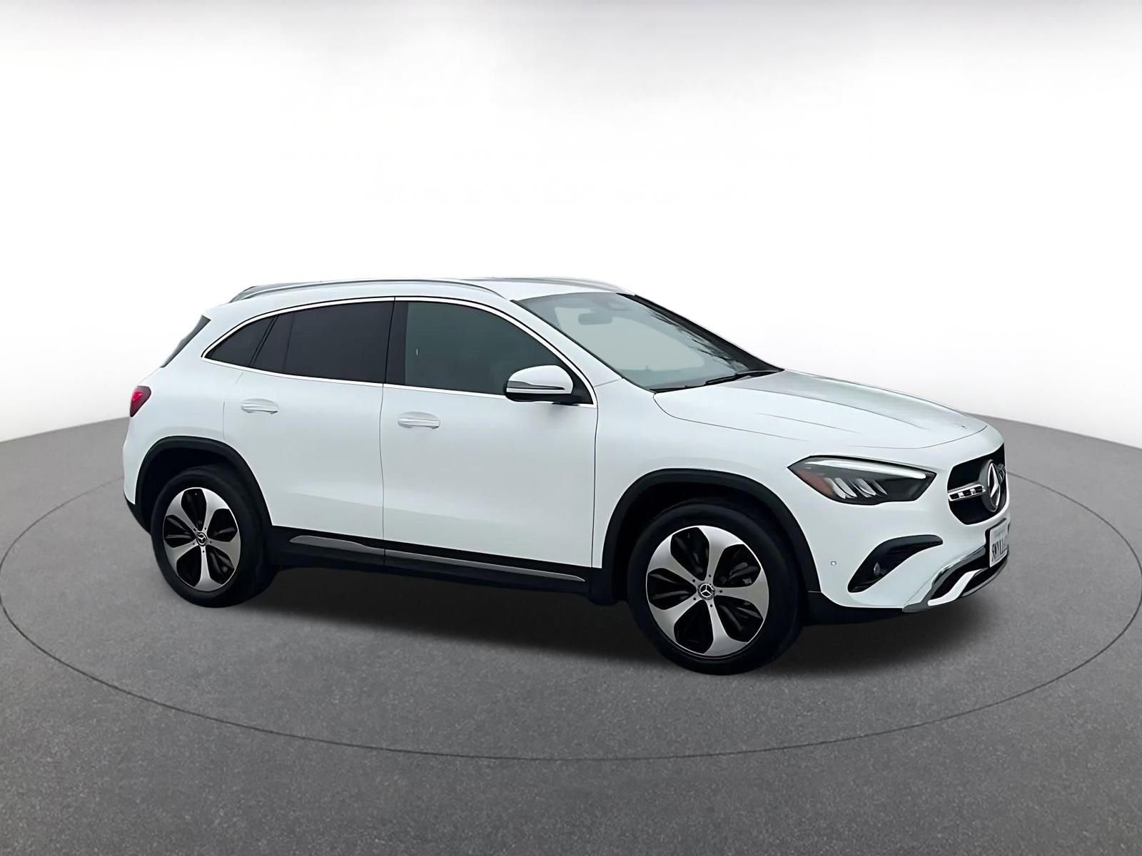Used 2025 Mercedes-Benz GLA 250 4MATIC image 2