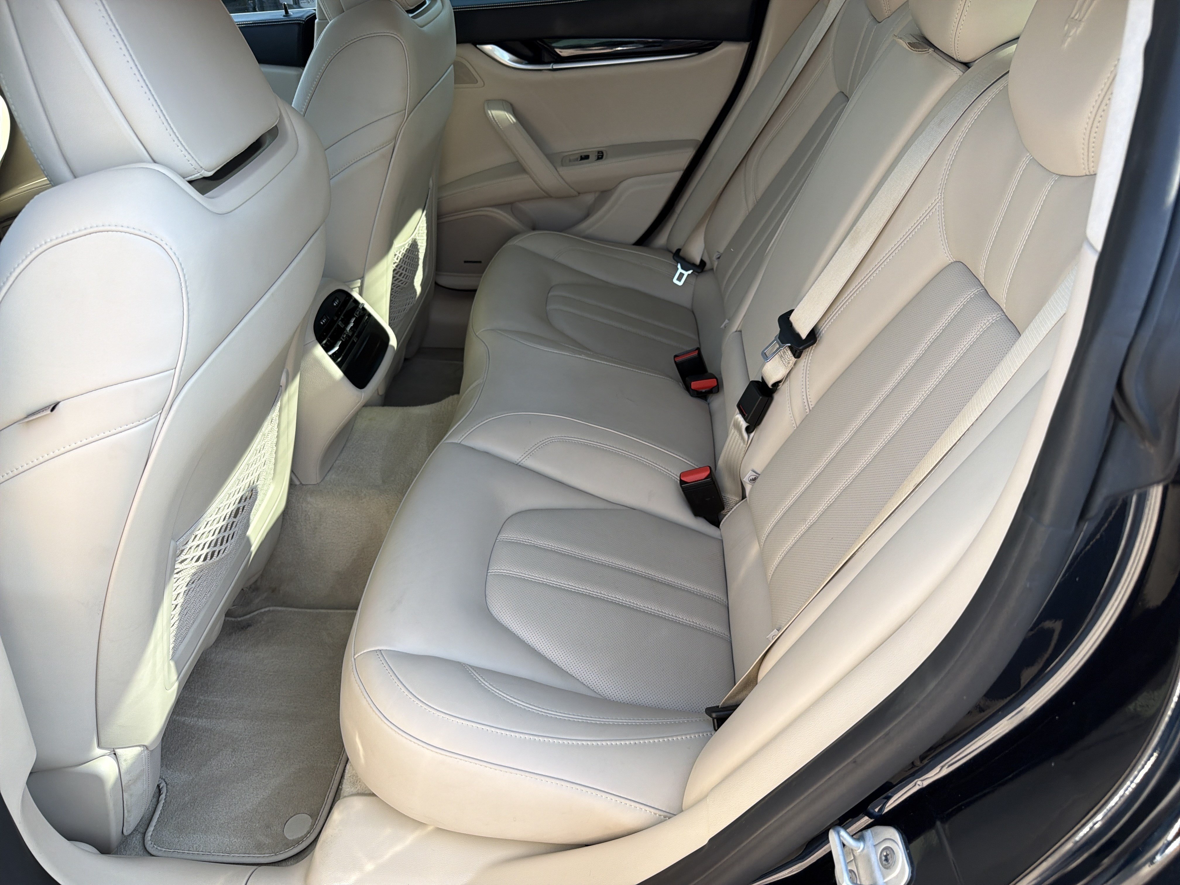Used 2022 Maserati Ghibli Modena RWD image 19