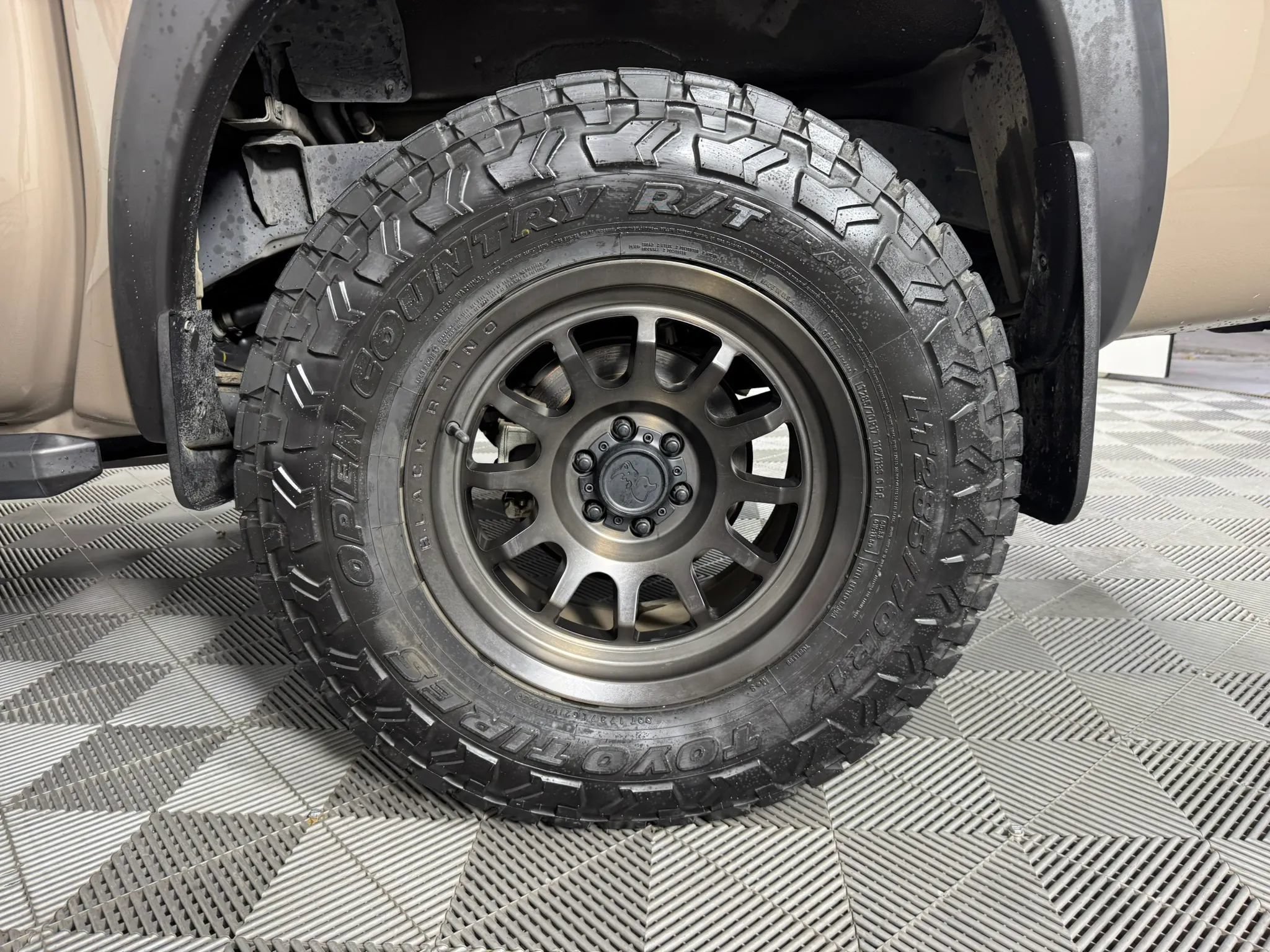 Used 2023 Nissan Frontier PRO-4X w/ Pro-4X Premium Package AWD/4WD image 47
