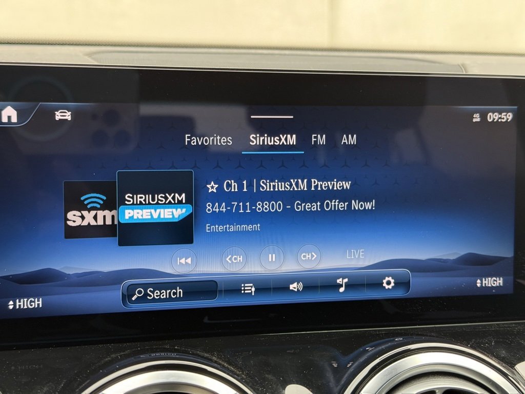 Used 2024 Mercedes-Benz GLB 250 image 10