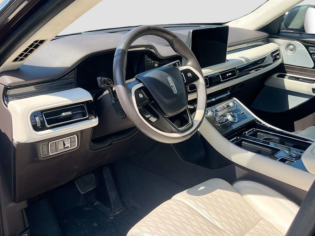 Used 2023 Lincoln Aviator Black Label w/ Dynamic Handling Package AWD/4WD image 9