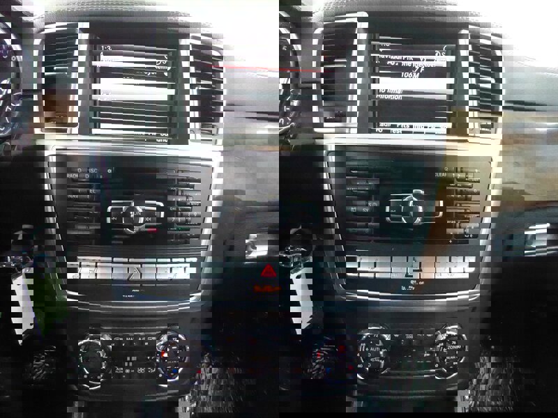 Used 2014 Mercedes-Benz GL 550 GL 550 4MATIC w/ Driver Assistance Package image 13