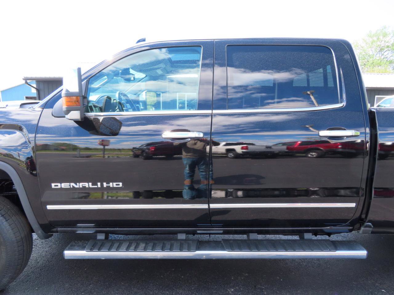 Used 2019 GMC Sierra 3500 Denali w/ Duramax Plus Package AWD/4WD image 15