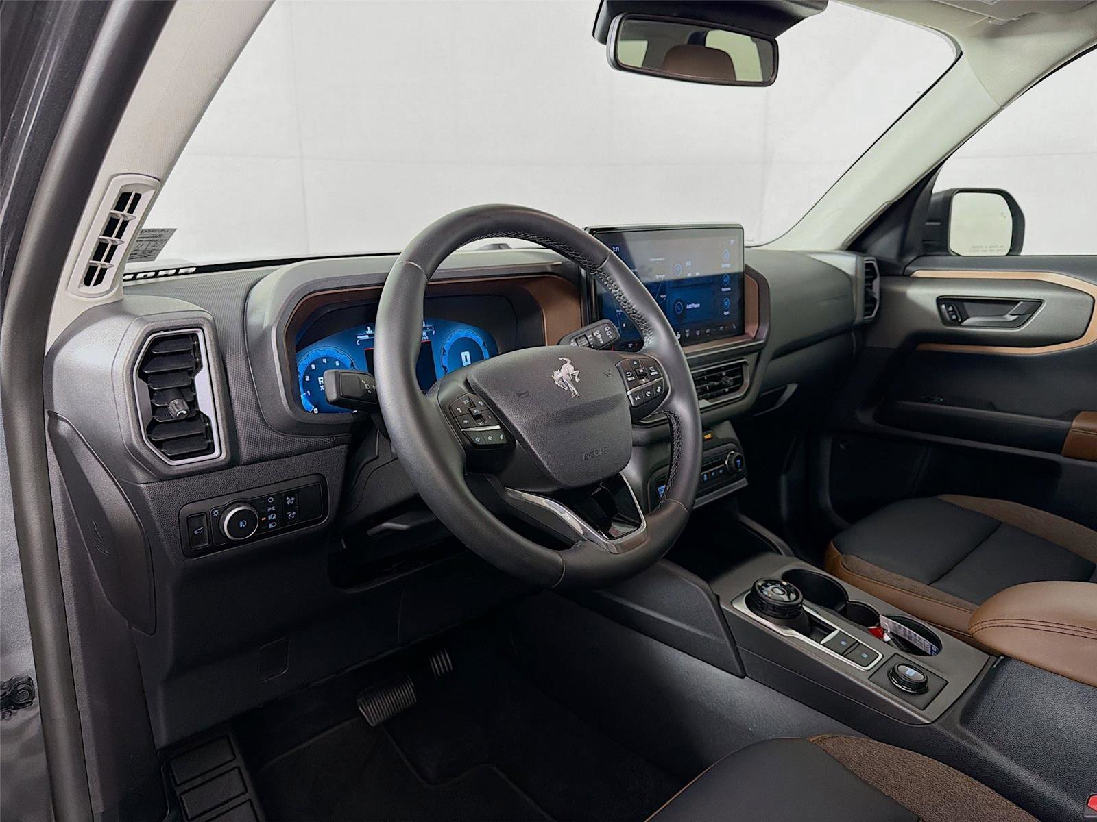 Used 2025 Ford Bronco Sport Outer Banks w/ Outer Banks Tech Package+ AWD/4WD image 9