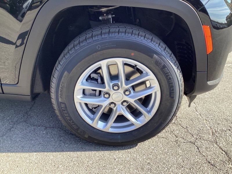 New 2025 Jeep Grand Cherokee L Laredo w/ Luxury Tech Group I image 9