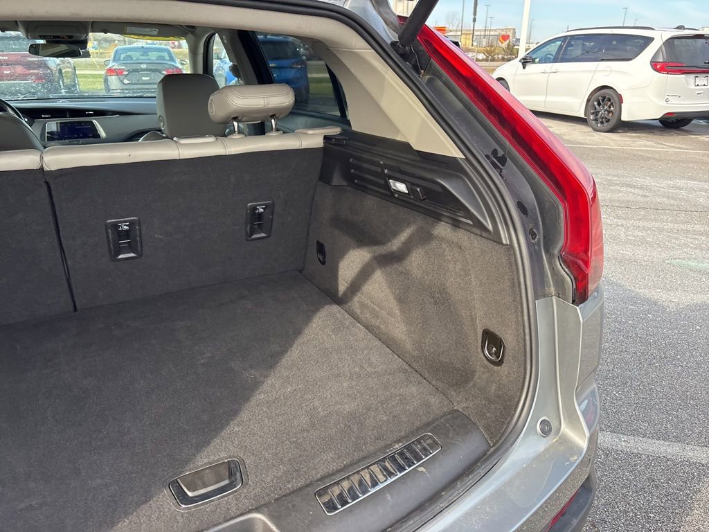 Used 2023 Cadillac XT4 Premium Luxury image 9