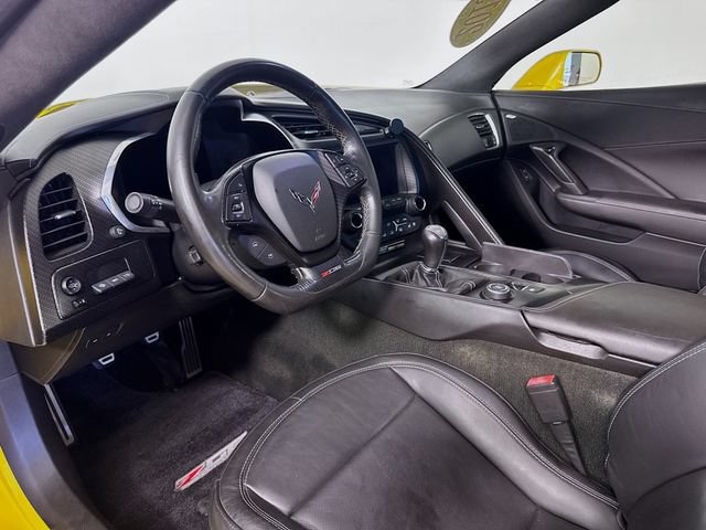 Used 2015 Chevrolet Corvette Z06 w/ 3LZ Preferred Equipment Group RWD image 9