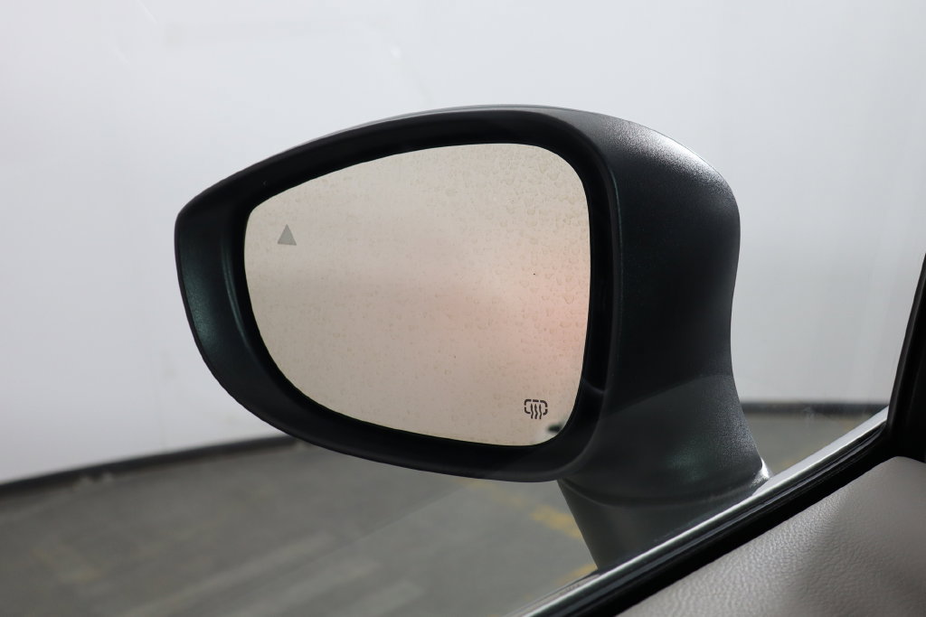 Used 2023 Chrysler Pacifica Touring-L FWD image 45