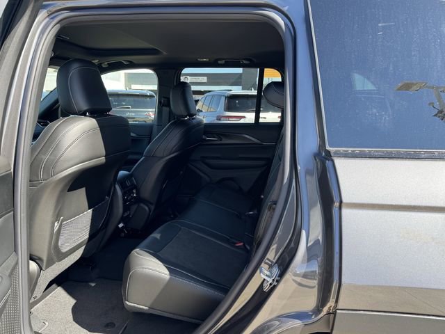 New 2025 Jeep Grand Cherokee Altitude image 21